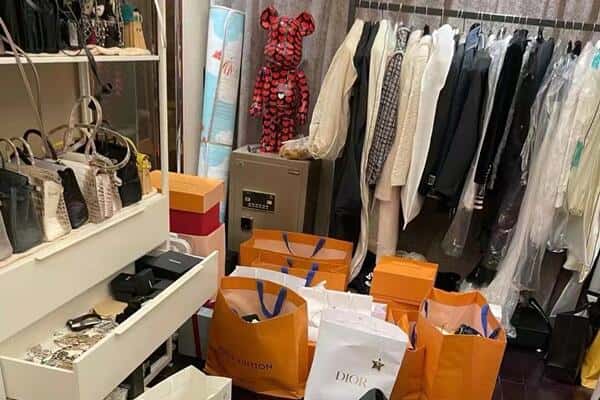 霍尔果斯回收一线品牌衣服